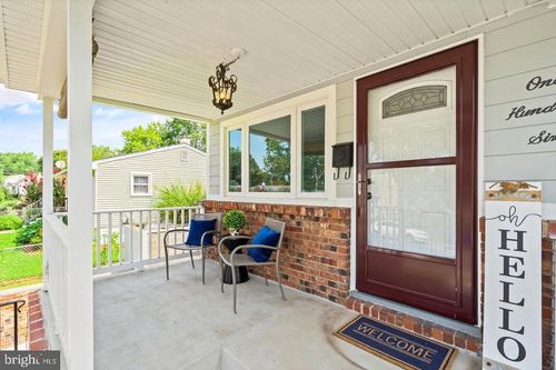 106 Alpine St, MANASSAS PARK, VA, 20111-2081 | Card Image