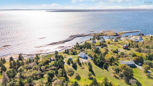 157 The Point Rd, Blue Rocks, NS, B0J2C0 | Card Image