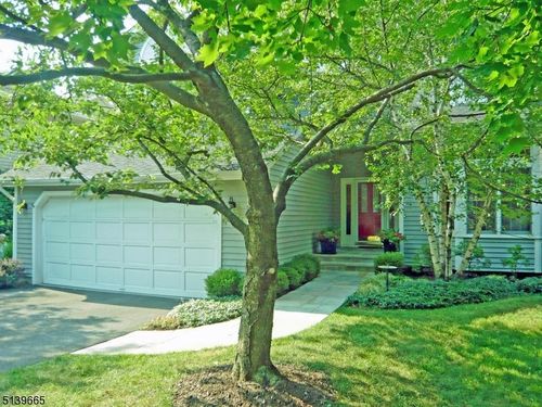 148 Smoke Rise Rd, Bedminster, NJ, 07921-1871 | Card Image