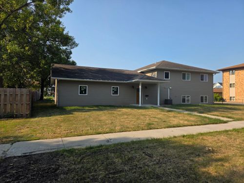 311 4th Ave N, Wahpeton, ND, 58075-3953 | Card Image