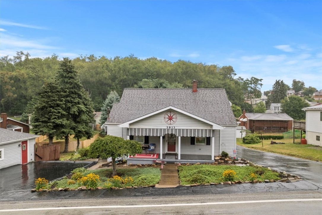 Eliza St, West Mifflin, PA 15122