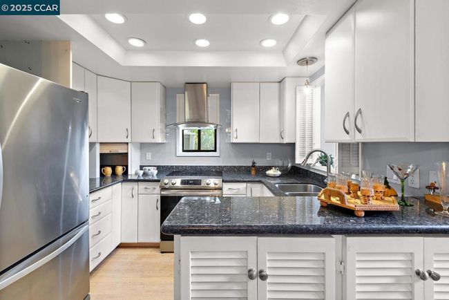APT-1 - 1244 Singingwood Ct, Townhouse with 2 bedrooms, 2 bathrooms and 1 parking in Walnut Creek CA | Image 12