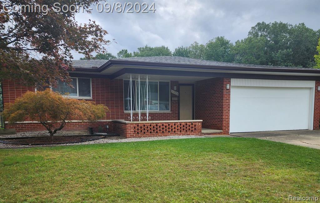 Cousino Dr, Warren, MI 48092