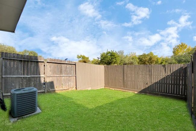 5411 Lindsay Ln, Townhouse with 2 bedrooms, 3 bathrooms and null parking in Houston TX | Image 32