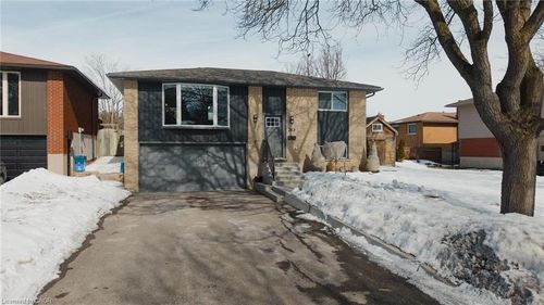 362 Roselawn Place, Waterloo, ON, N2L5P1 | Card Image