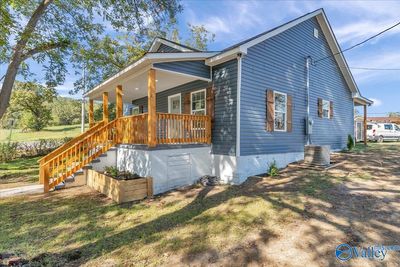 202 Cotton Street, House other with 3 bedrooms, 1 bathrooms and null parking in Stevenson AL | Image 2