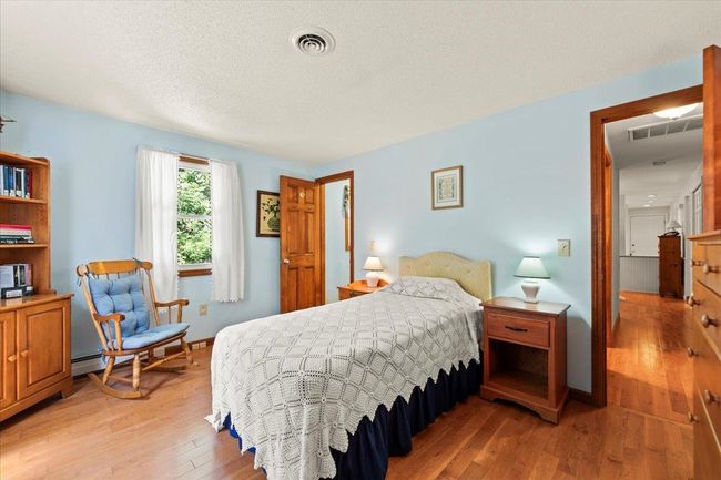 8 Center St, House other with 4 bedrooms, 3 bathrooms and null parking in Bennington VT | Image 12