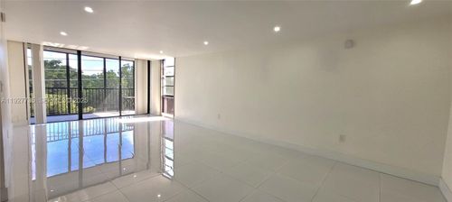 c302-2500 Ne 135th St, North Miami, FL, 33181-3591 | Card Image