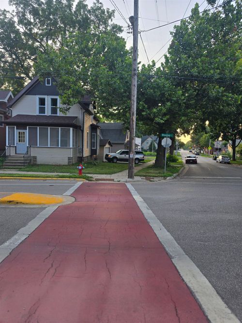 2146 Winnebago St, Madison, WI, 53704-5319 | Card Image