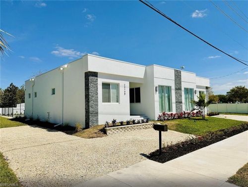 2479 Shadowlawn Dr, NAPLES, FL, 34112-4850 | Card Image