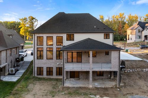 2455 Buckthorn Dr, Shelby Township, MI, 48316-1551 | Card Image