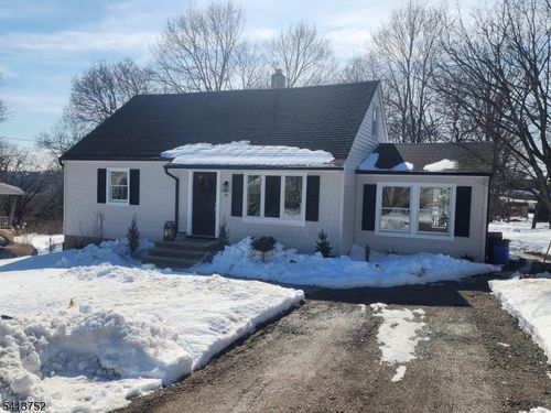 28 School St, North Haledon, NJ, 07508-2529 | Card Image