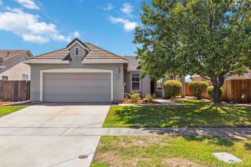 2192 Summerfield Ln, Olivehurst, CA, 95961-9103 | Card Image