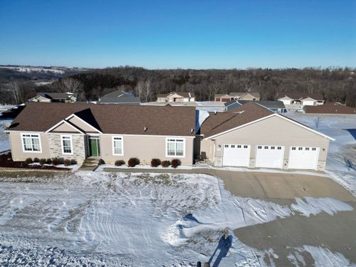2389 Red Oak Road, Decorah, IA, 52101 | Card Image