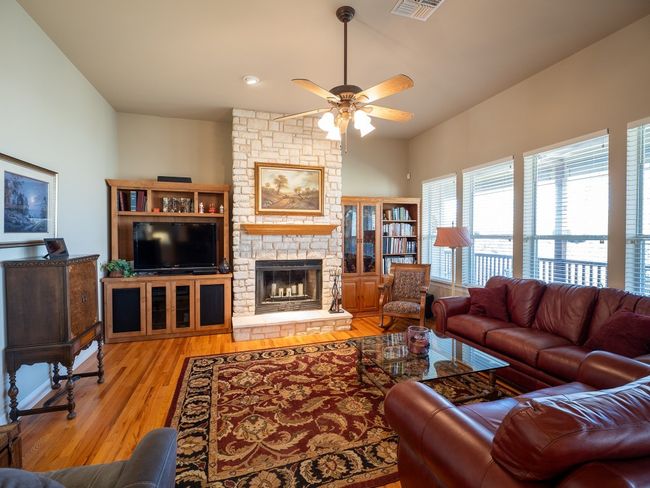 130 Sabine Dr, House other with 4 bedrooms, 4 bathrooms and 8 parking in Cedar Creek TX | Image 8