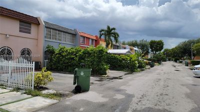 7100 - 7100 W 2nd Ln, Townhouse with 3 bedrooms, 2 bathrooms and null parking in Hialeah FL | Image 2