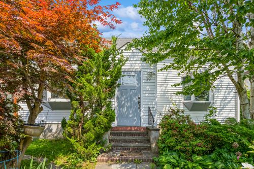 39 Depinedo Ave, Stamford, CT, 06902-4607 | Card Image