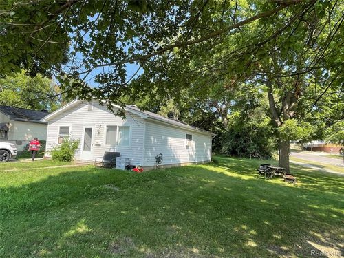 864 Terry Avenue, Pontiac, MI, 48340 | Card Image