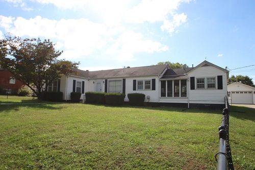 319 Mount View Dr, Sparta, TN, 38583-2305 | Card Image
