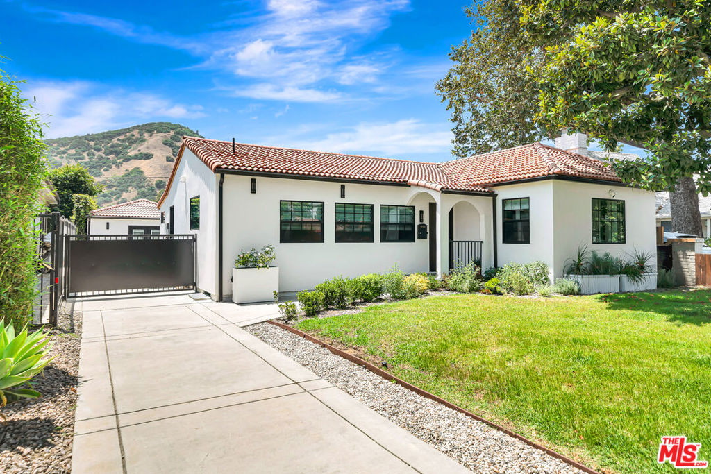 Residential Lease in Los Angeles 4