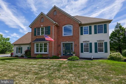 1015 Martin Ave, Ephrata, PA, 17522-1347 | Card Image
