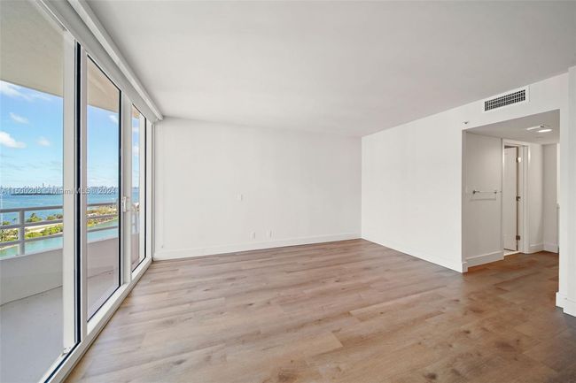 APT-402 - 555 Ne 34 Th St, Condo with 2 bedrooms, 2 bathrooms and null parking in Miami FL | Image 26