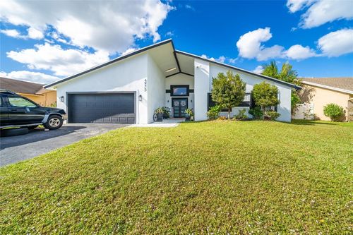 4975 Nw 82nd Ter, Lauderhill, FL, 33351-5579 | Card Image