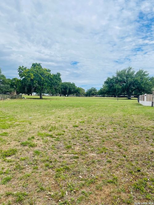 702 Jack Nicklaus, Devine, TX, 78016 | Card Image
