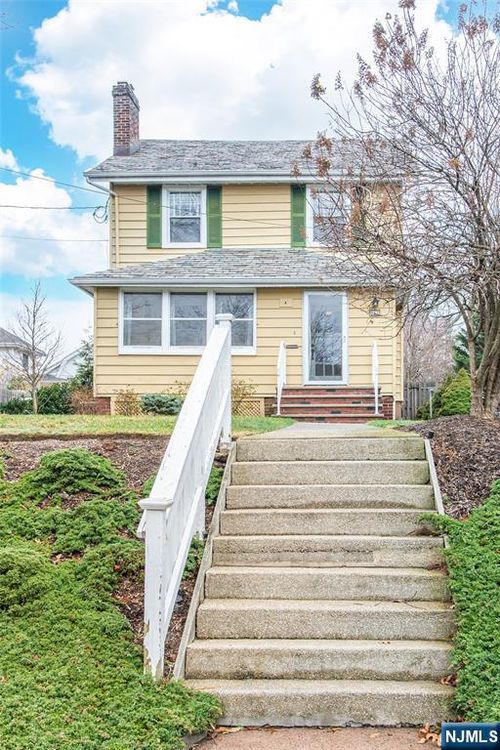 187 Grove St, Montclair, NJ, 07042-4214 | Card Image