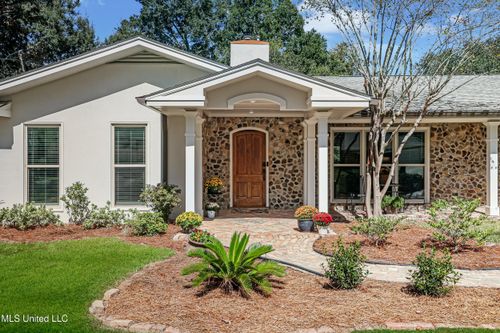 2604 Evergreen Ln, Biloxi, MS, 39531-2718 | Card Image