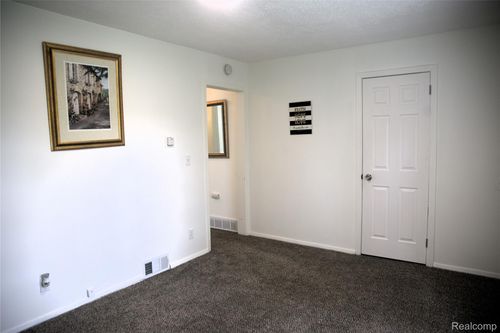 apt-4-4006 Milton Dr, Flint, MI, 48507-2684 | Card Image