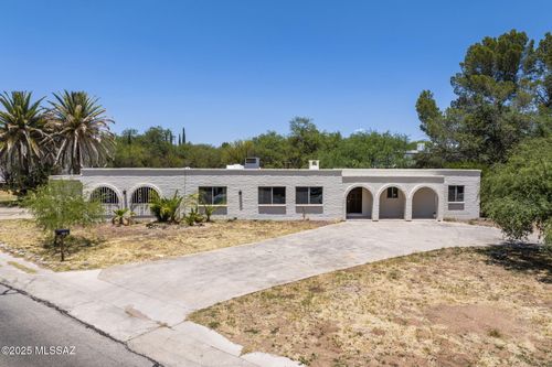 1714 W Meadow Hills Dr, Nogales, AZ, 85621-3811 | Card Image
