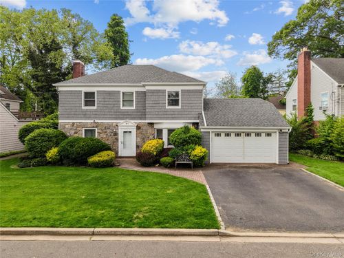 67 Raymond Pl, Hewlett, NY, 11557-2309 | Card Image