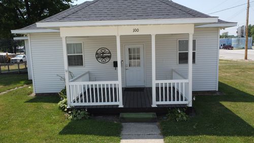 100 E Lyle St, Milford, IL, 60953-1253 | Card Image