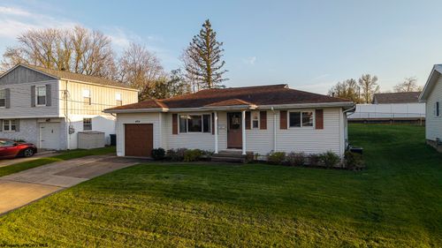 484 Lawnview Dr, Morgantown, WV, 26505-2131 | Card Image