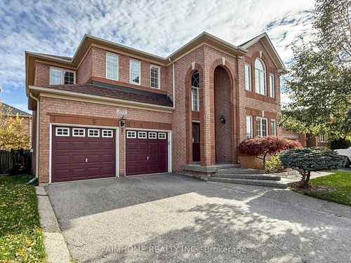 2051 Ashmore Dr, Oakville, ON, L6M4T1 | Card Image