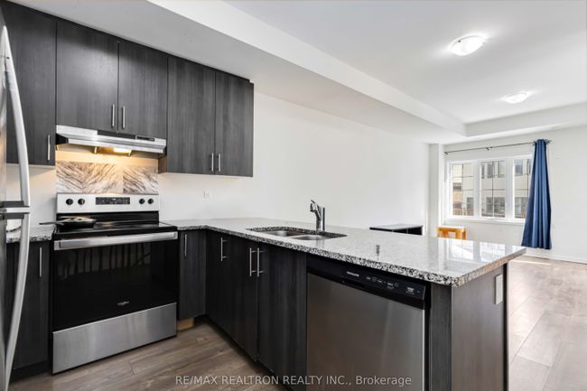 100 - 2674 Magdalen Path, Condo with 4 bedrooms, 3 bathrooms and 1 parking in Oshawa ON | Image 6
