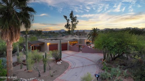 5525 N Oracle Rd, Tucson, AZ, 85704-3821 | Card Image