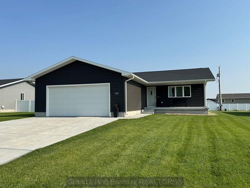521 6th St, Phillips, NE, 68865-2104 | Card Image