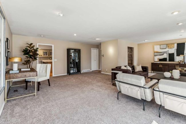 32 Pump Hill Mews Sw, Home with 4 bedrooms, 3 bathrooms and 4 parking in Calgary AB | Image 12