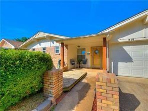 218 Tanglewood Dr, Yukon, OK, 73099-2042 | Card Image