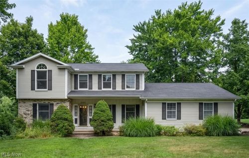 1127 Deepwood Dr, Macedonia, OH, 44056-2404 | Card Image