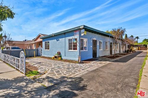 6249 Newell St, Huntington Park, CA, 90255-4553 | Card Image