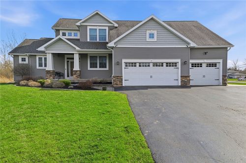 1 Golden Pond Trl, Spencerport, NY, 14559-9612 | Card Image