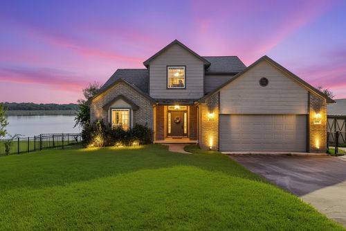 111 7th Ave, Onalaska, TX, 77360-7374 | Card Image