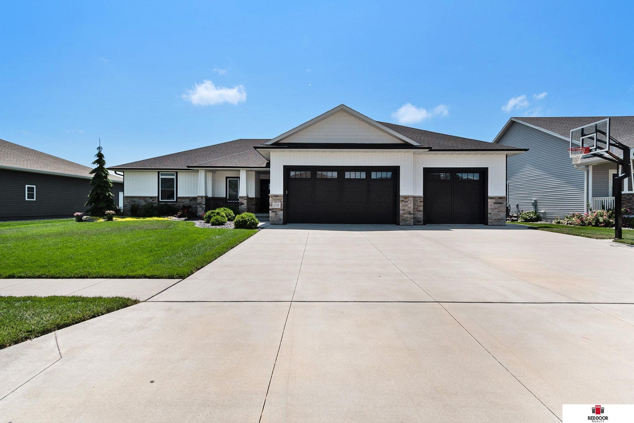 Briarwood Ln, Seward, NE 68434