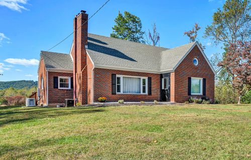 6303 Coopers Mountain Rd, Martinsville, VA, 24112-8093 | Card Image