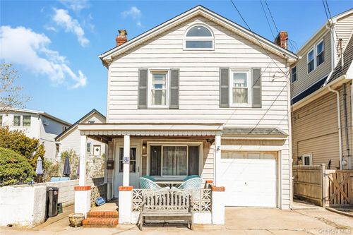 32 Buffalo Ave, East Atlantic Beach, NY, 11561-1026 | Card Image