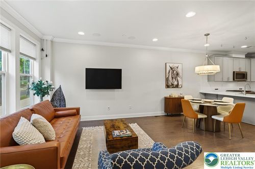 202 Charles Ellis Dr, NEWTOWN SQUARE, PA, 19073-1311 | Card Image