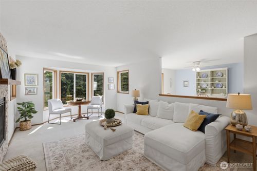 d2-20617 28th Ave W, Lynnwood, WA, 98036-7888 | Card Image